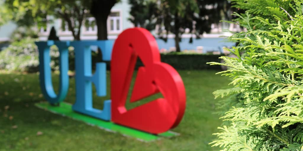 Фондация "Атанас Буров" обявява конкурс за стипендии за академичната 2023/2024 година