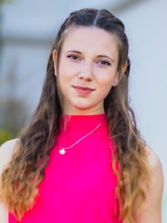 Полина Душева