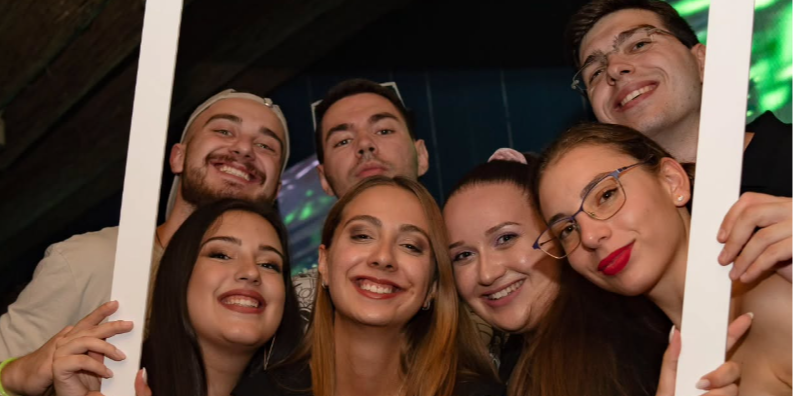 Снимки от "Neon welcome patry" в бар Punta Cana