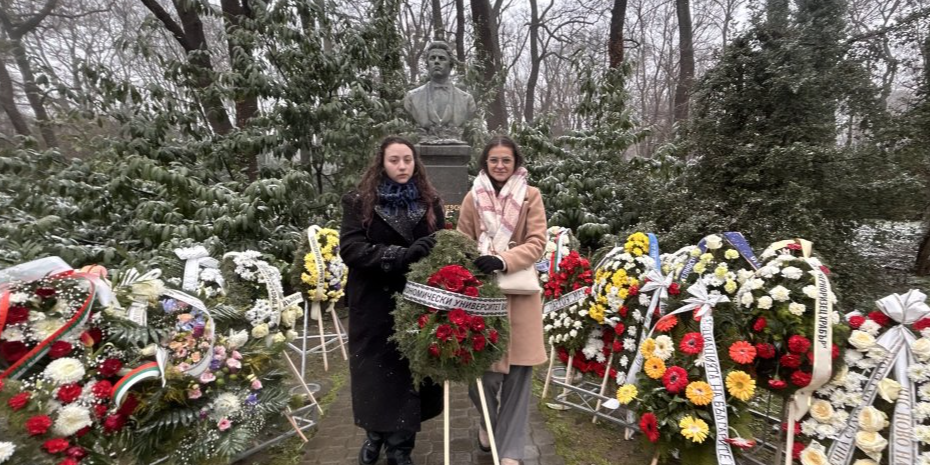 Студентски съвет на ИУ - Варна почете 153 години от гибелта на Васил Левски