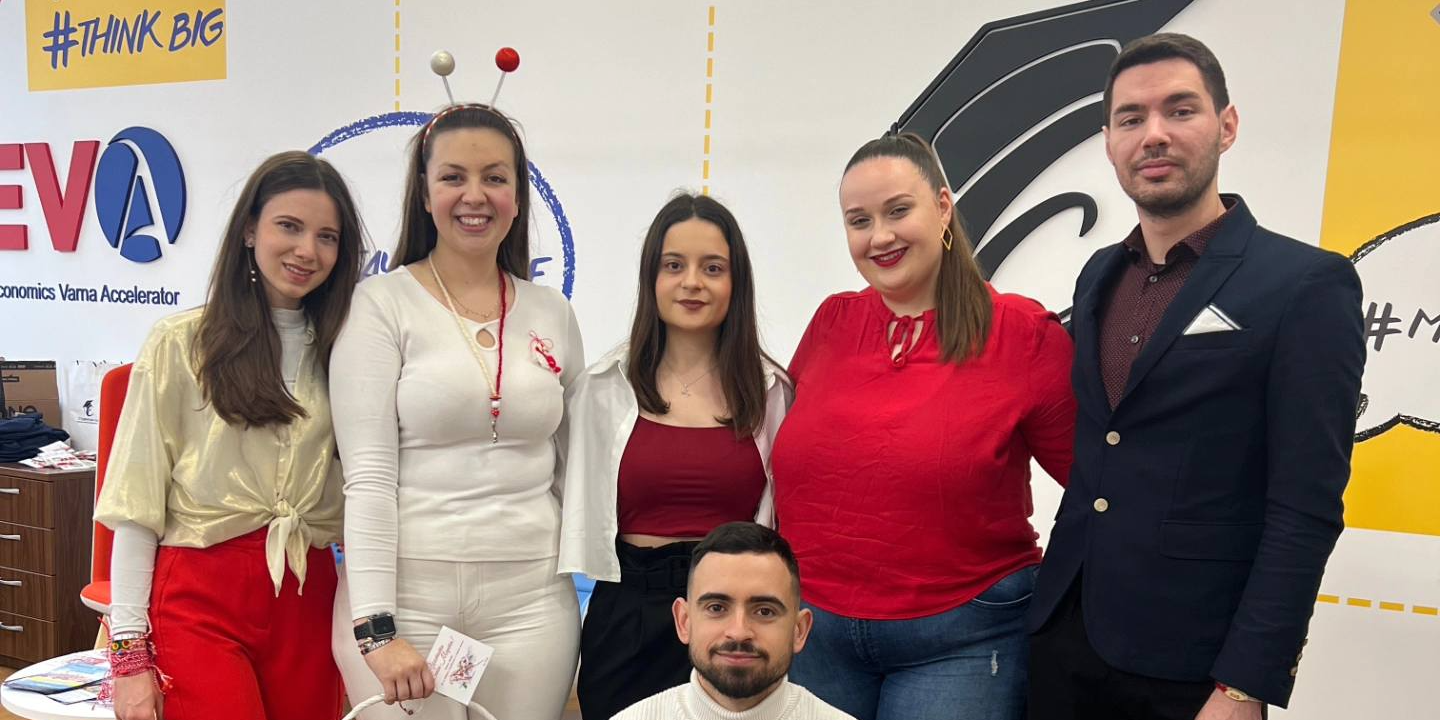 Честита Баба Марта от екипа на Студентския съвет към ИУ - Варна